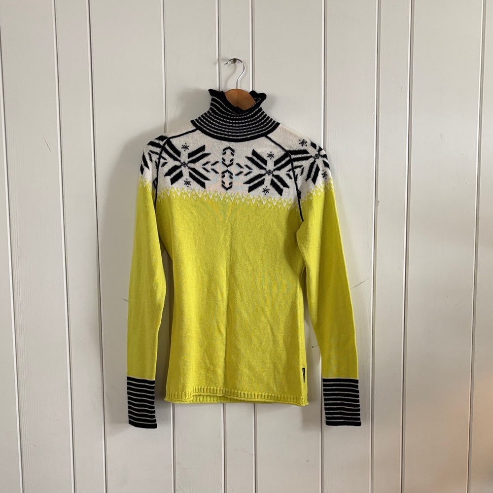 Obermeyer Lemon and Ebony Turtleneck Sweater